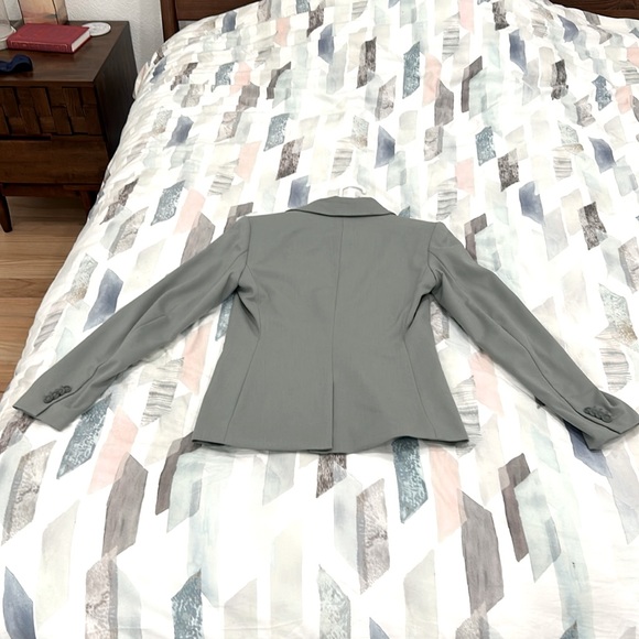 Sage green blazer - Picture 4 of 7